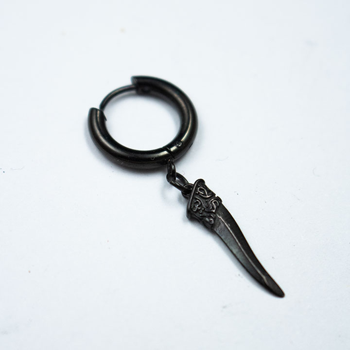 earing-knife پیرسینگ گوش طرح خنجر
